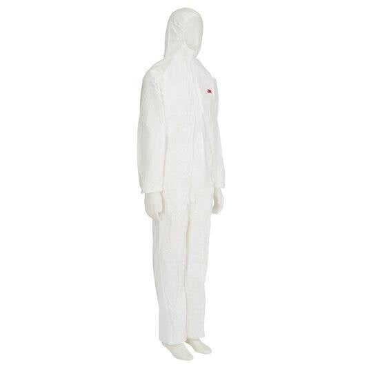 Paspop met de witte 3M Beschermende Overall 4510 aan
